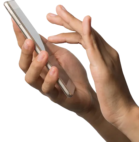 Persona usando celular